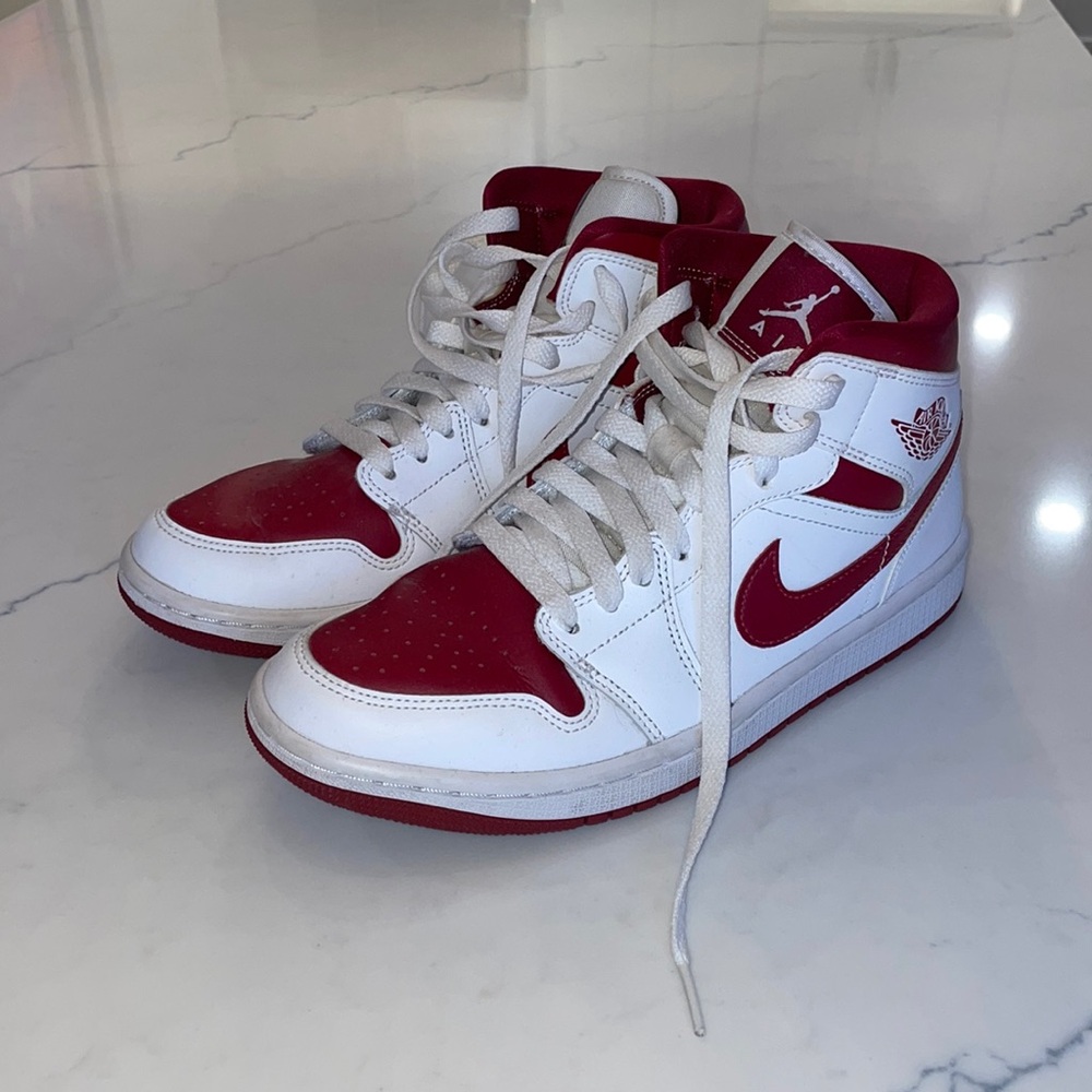 Jordans, Hightop, maroon/dark redish color and white